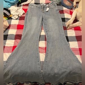 NWT big bell almost famous woman’s jeans